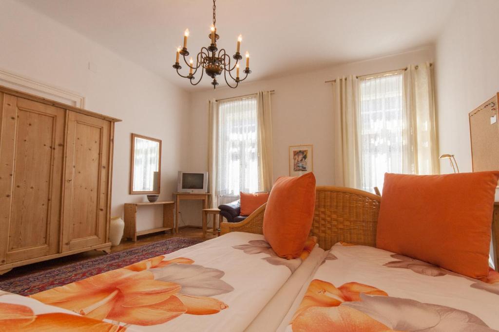 Dr. Neubert Apartment *