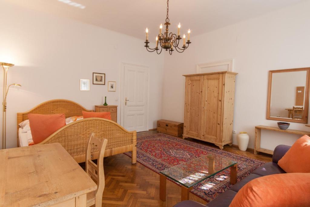 Dr. Neubert Apartment